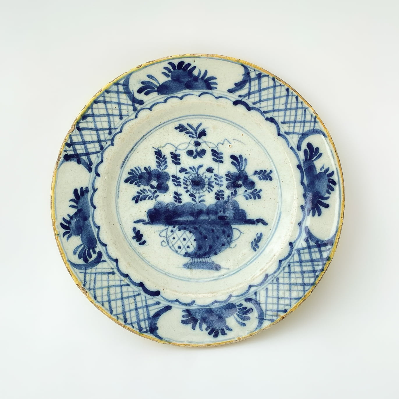 A Dutch Delft Plate, late 18th century