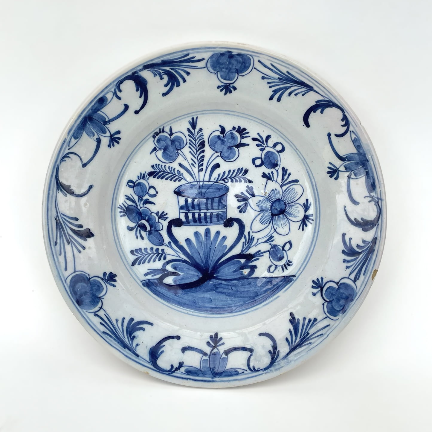 A Dutch Delft Plate, late 18th century